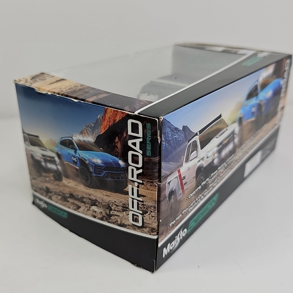 2021 Ford Bronco Badlands Dark Gray Maisto Design 1/24 Damaged Box - Picture 7 of 10